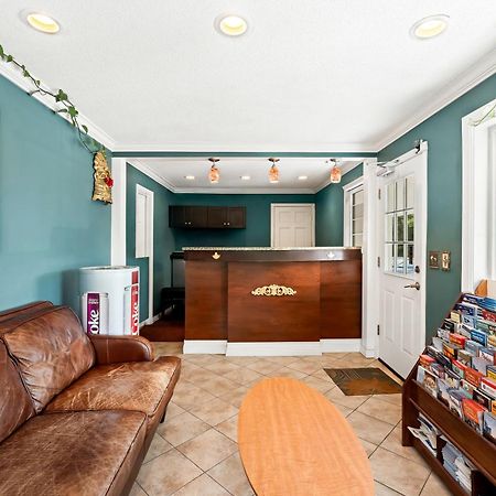 Americas Best Value Inn Stonington Mystic Zewnętrze zdjęcie