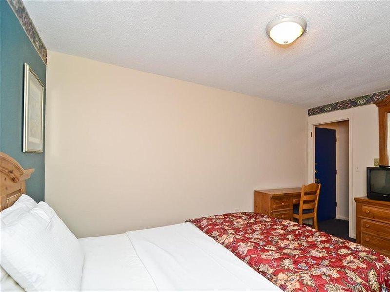 Americas Best Value Inn Stonington Mystic Zewnętrze zdjęcie